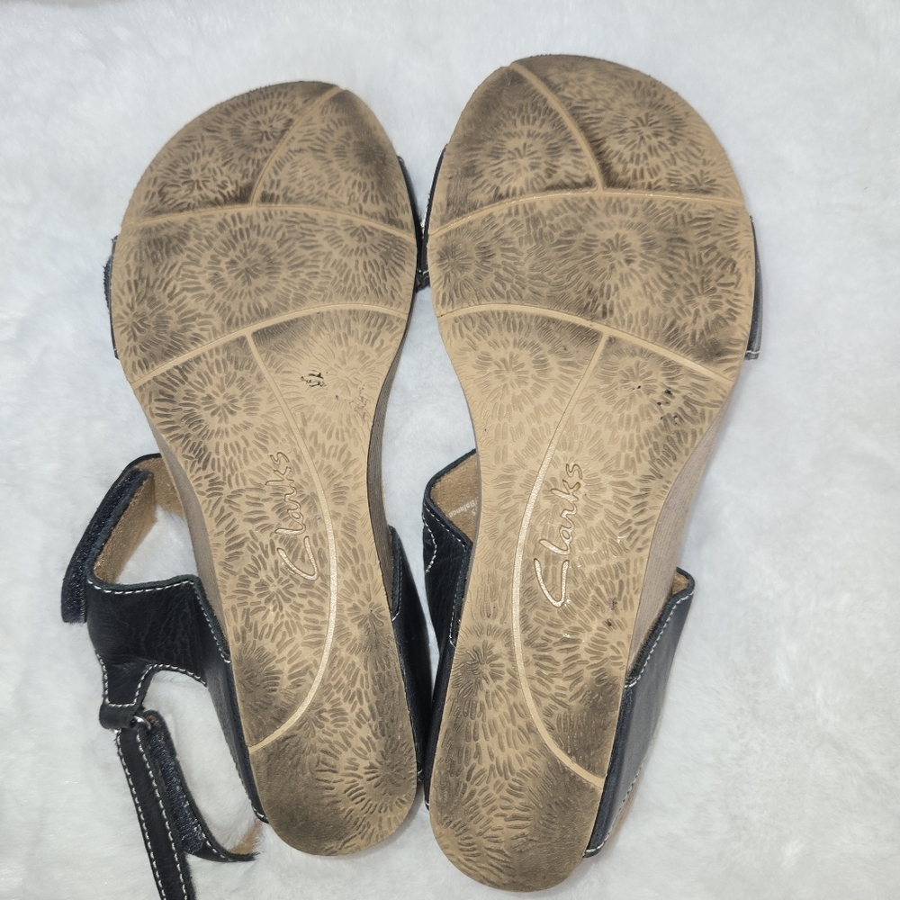 Clarks Bendables Wedge Sandals – Navy Leather Cutout Detail Comfort Size 8 - Picture 6 of 9
